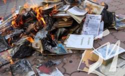На окупованому Донбасі росіяни знищили майже всю українську літературу як екстремістську